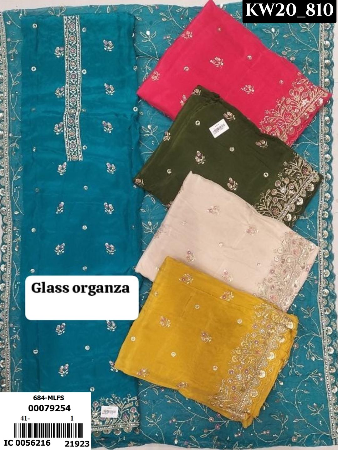 Royal Looks, Festive Feel