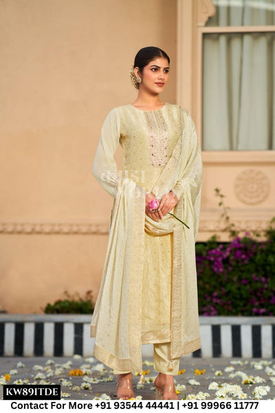Avon Trendz - Sristi: Latest Designer Salwar Kameez Catalog Exporter